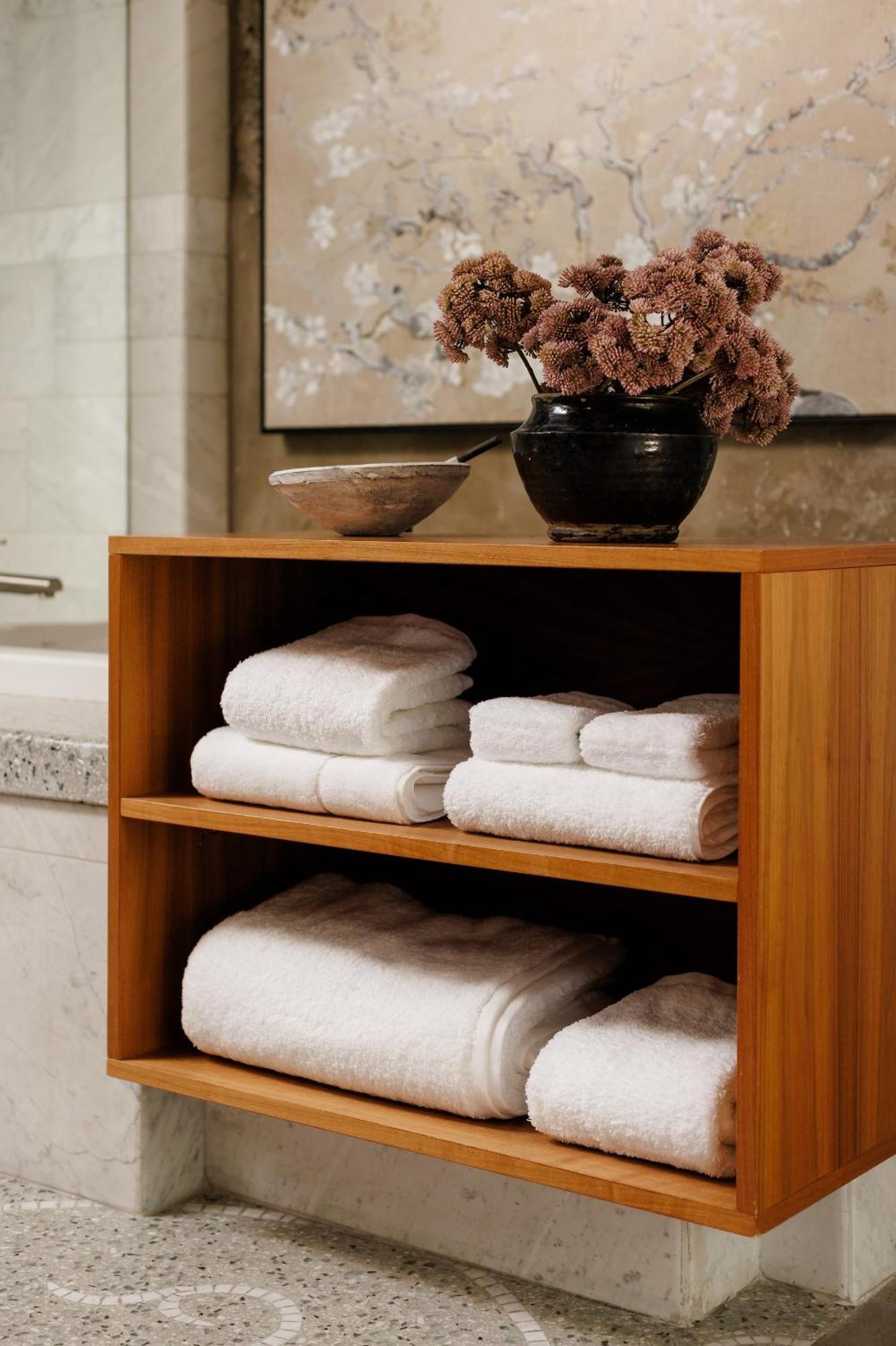 Kat Florence Hotels Elora Bagian luar foto